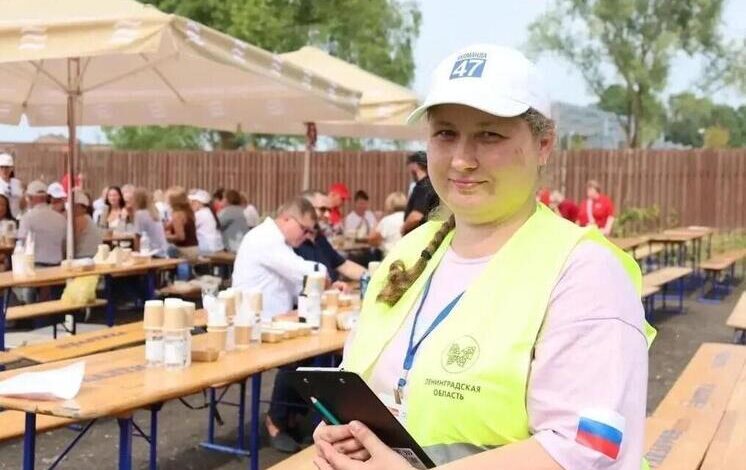 Изображение, посвященное празднованию 99-летия Ленинградской области с акцентом на тайных героев Ивангорода.