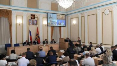 Групповое фото 105 брянских гениев, обсуждающих вопросы ЕГЭ и физики