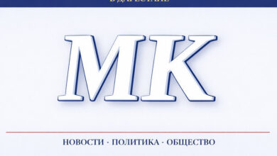 Забит Магомедшарипов на фоне ковра в Стамбуле