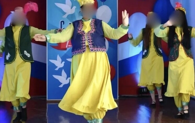 Цыганочка и хоровод в чувашском стиле с возвращением блудной дочери
