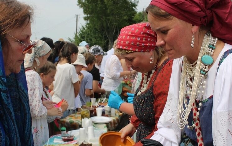 Хлебные мешанки и кукольные чаепития на фестивале Знак русского