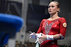 Гимнасты, виртуозно обошедшие бюрократию, на фоне Загреба
