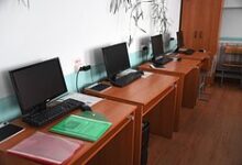 Изображение, иллюстрирующее технологичный апгрейд школ с использованием искусственного интеллекта для экзаменов