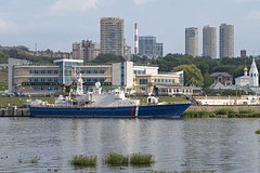Ирландец с русско-армянской душой на фоне живописного берега Волги