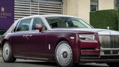 Эксклюзивный Rolls-Royce с перламутровой отделкой, символизирующий любовь и роскошь