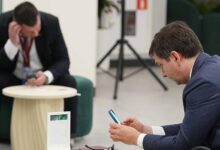 Изображение Эвереста, символизирующее философский подход к цифровой диете и кратким разговорам