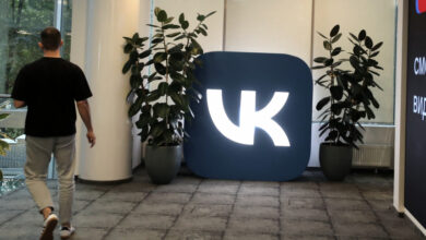 Image showcasing VK WorkSpace's improved video conferencing features with neural networks.